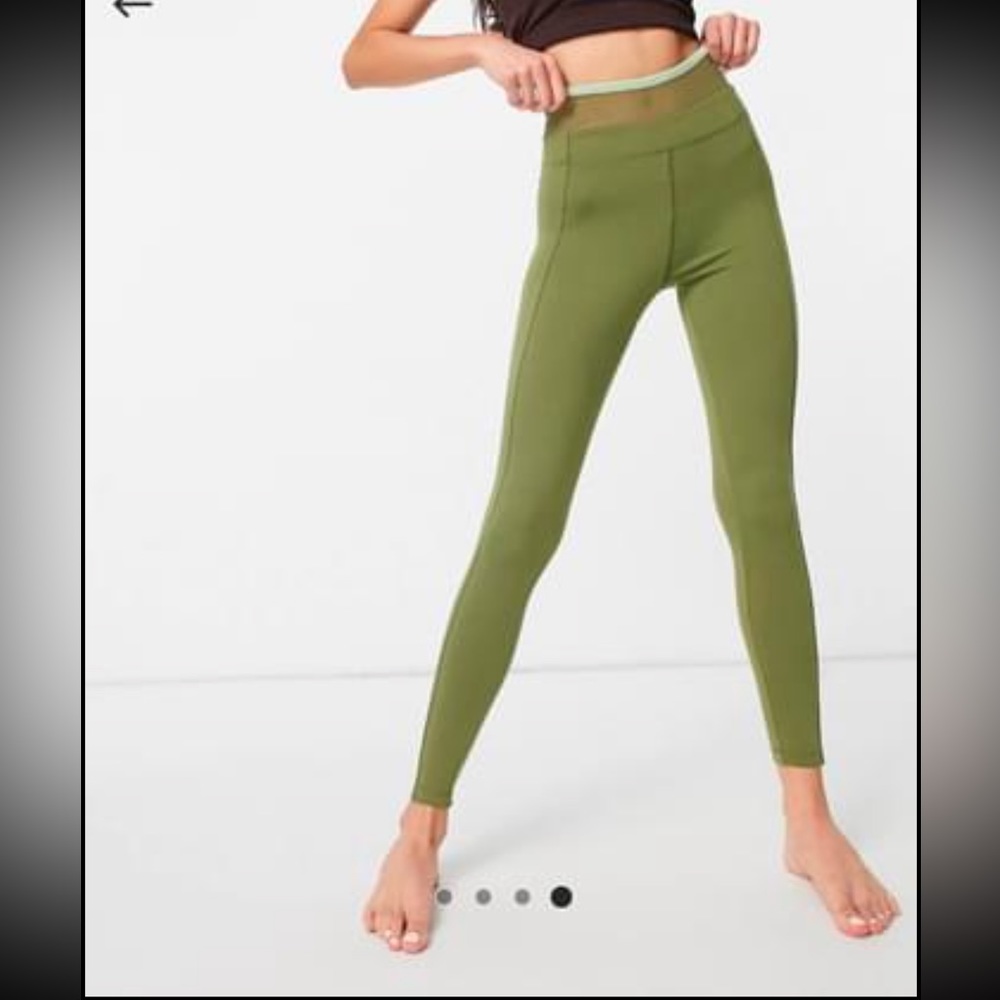 ASOS YOGA SET in size XS